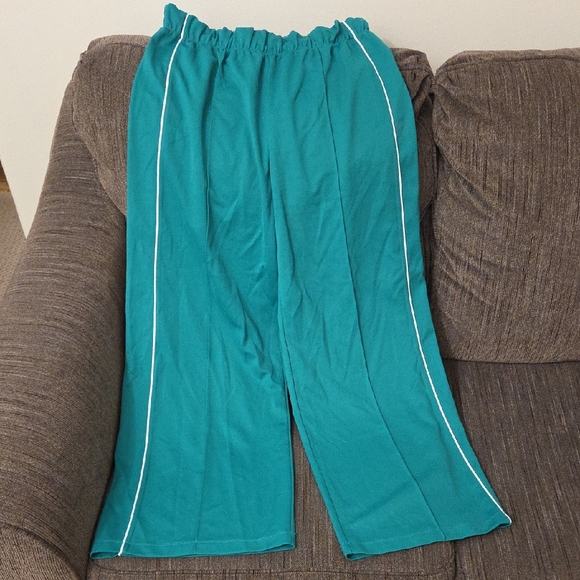 Wild Fable Bright Kelly Grean Bottoms - Picture 1 of 3